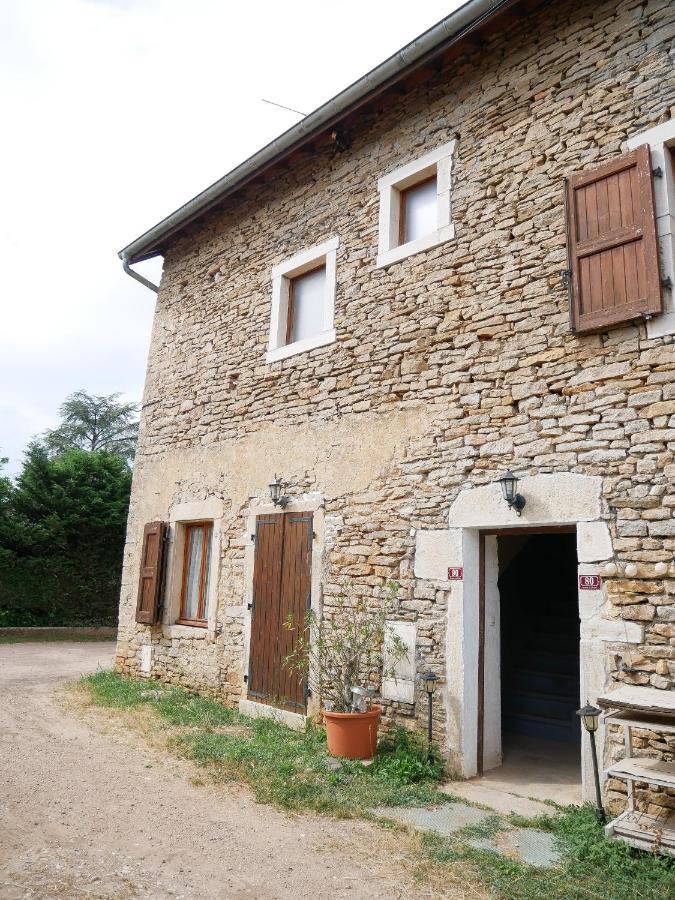 Gite Du Lavoir Leyrieu Екстер'єр фото