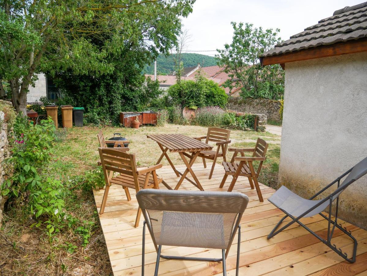 Gite Du Lavoir Leyrieu Екстер'єр фото